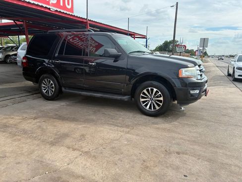 Used 2015 Ford Expedition XLT w/ Equipment Group 201A RWD image 2