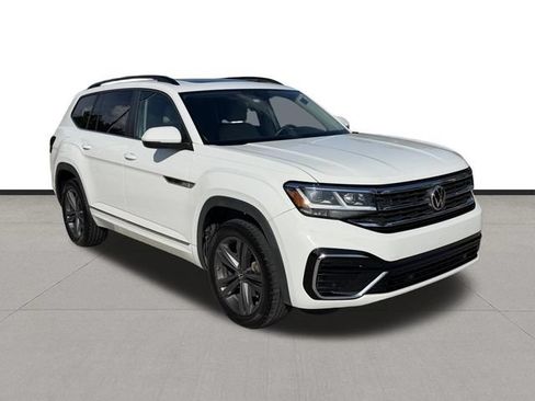 Used 2021 Volkswagen Atlas SE w/ Panoramic Sunroof Package FWD image 3