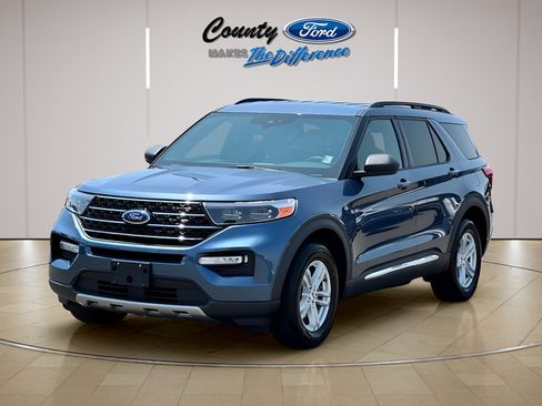 Used 2020 Ford Explorer XLT w/ Equipment Group 202A AWD/4WD image 2