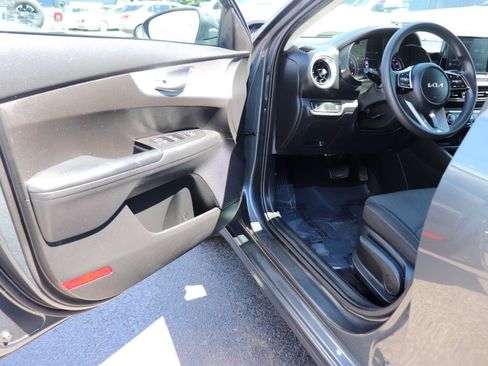 Used 2023 Kia Forte LXS FWD image 10
