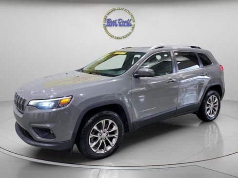 Used 2020 Jeep Cherokee Latitude Plus w/ Cold Weather Group AWD/4WD image 1