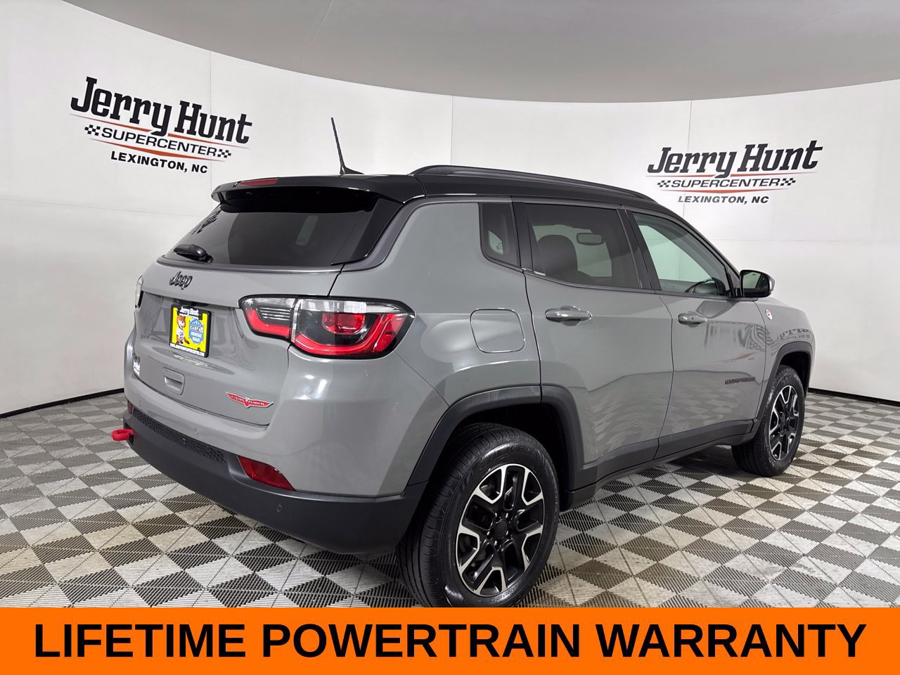 Used 2021 Jeep Compass Trailhawk w/ Sun and Sound Group AWD/4WD image 5