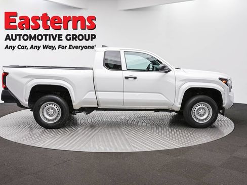 Used 2024 Toyota Tacoma SR RWD image 4