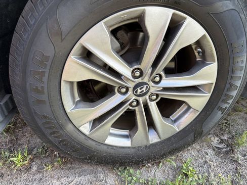 Used 2013 Hyundai Santa Fe Sport w/ Popular Equipment Pkg FWD image 2