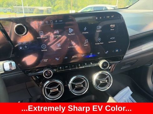Used 2024 Chevrolet Blazer EV LT AWD/4WD image 4