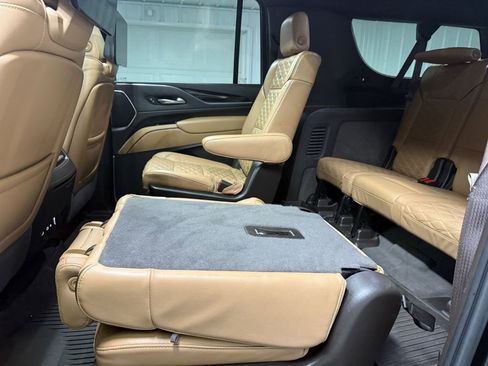 Used 2021 Cadillac Escalade ESV Sport w/ Driver Assist Tech Package image 28