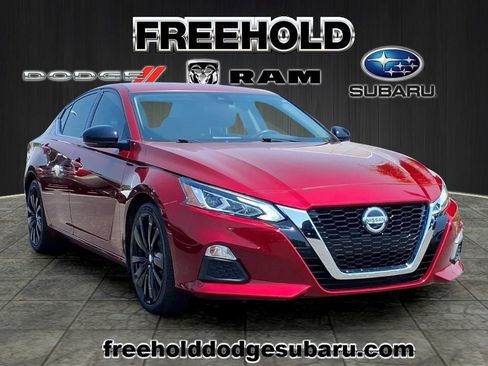 Used 2020 Nissan Altima 2.5 SR w/ Premium Package FWD image 1