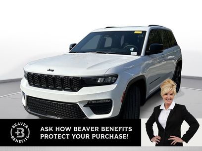 Used 2025 Jeep Grand Cherokee Limited w/ Black Appearance Package