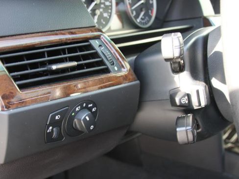 Used 2007 BMW 550i Sedan image 33