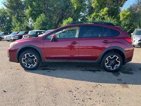 Used 2017 Subaru Crosstrek 2.0i Premium AWD/4WD image 2