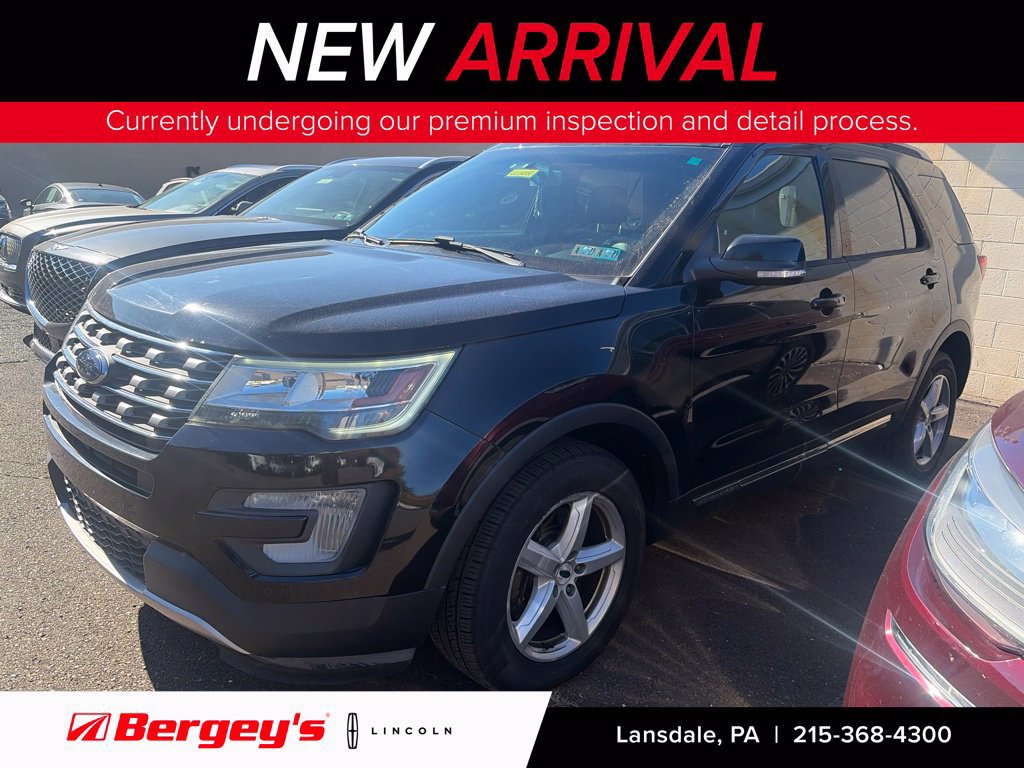 Used 2016 Ford Explorer XLT w/ Equipment Group 202A AWD/4WD image 1