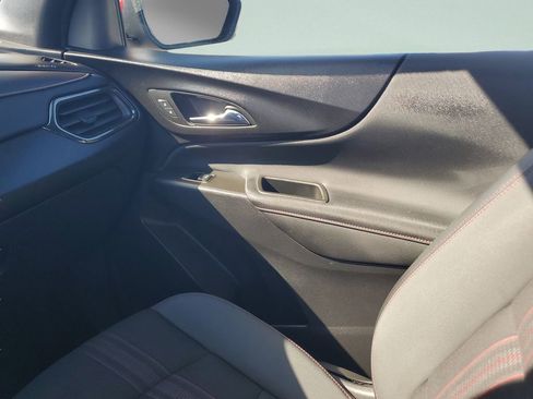 Used 2024 Chevrolet Equinox RS image 24