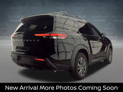 Certified 2025 Nissan Pathfinder SV w/ SV Premium Package FWD image 3