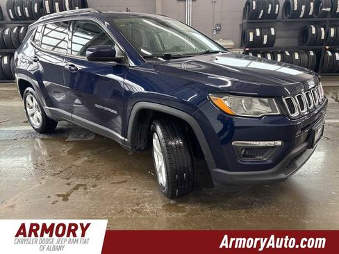 Used 2020 Jeep Compass Latitude image 3