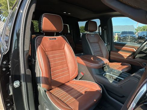 Used 2025 GMC Sierra 2500 Denali Ultimate AWD/4WD image 24