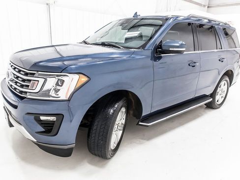 Used 2020 Ford Expedition XLT w/ Equipment Group 202A RWD image 2