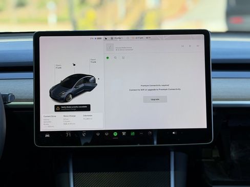 Used 2020 Tesla Model 3 Standard Range Plus image 46