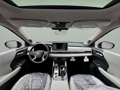 New 2026 Mitsubishi Outlander SE AWD/4WD image 16