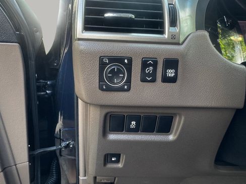 Used 2017 Lexus GX 460 image 29