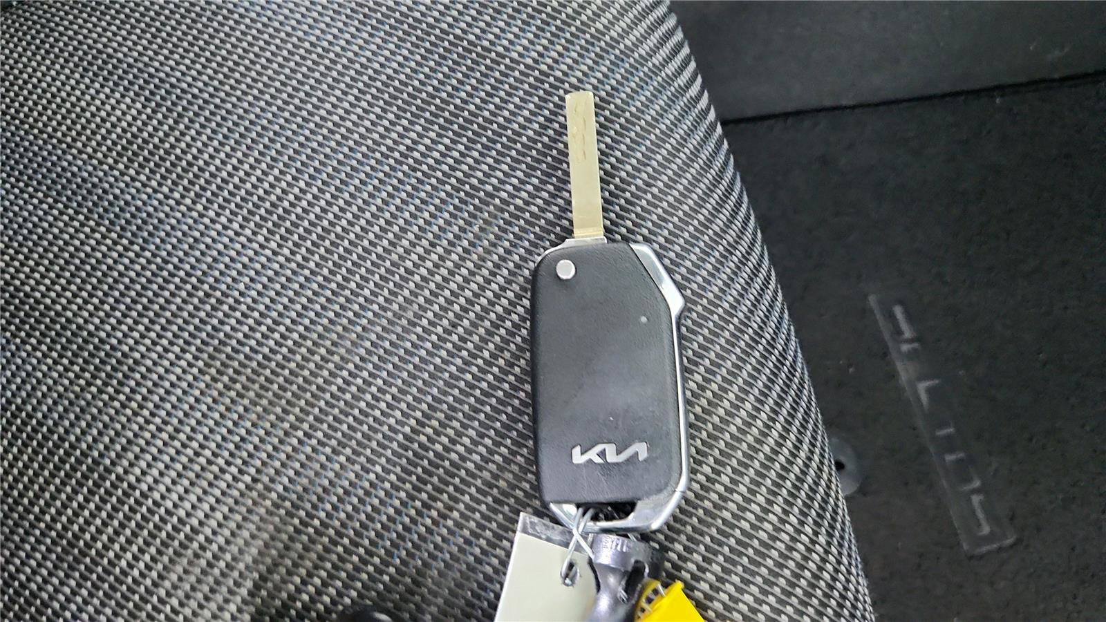 Used 2025 Kia Seltos LX AWD/4WD image 28