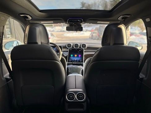 Used 2025 Mercedes-Benz GLC 300 4MATIC image 55