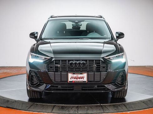 Certified 2025 Audi Q3 2.0T Premium w/ Black Optic Sport Package image 2