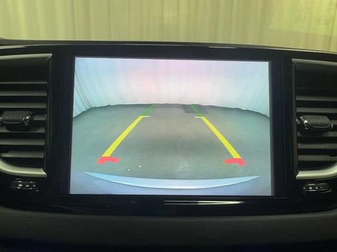 Used 2024 Chrysler Pacifica Touring-L FWD image 21