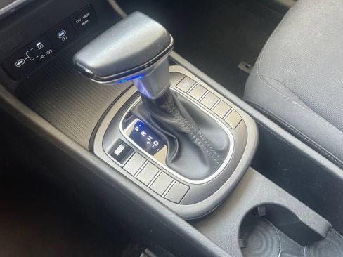 Used 2024 Hyundai Kona SEL FWD image 20