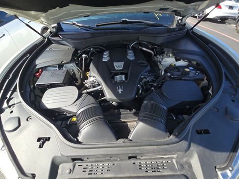 Used 2019 Maserati Levante GranSport image 14