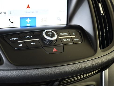 Used 2017 Ford Escape SE w/ Equipment Group 201A AWD/4WD image 28