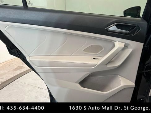 Used 2022 Volkswagen Tiguan SE R-Line AWD/4WD image 18