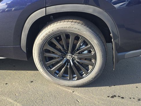 New 2026 Toyota Highlander XSE image 12