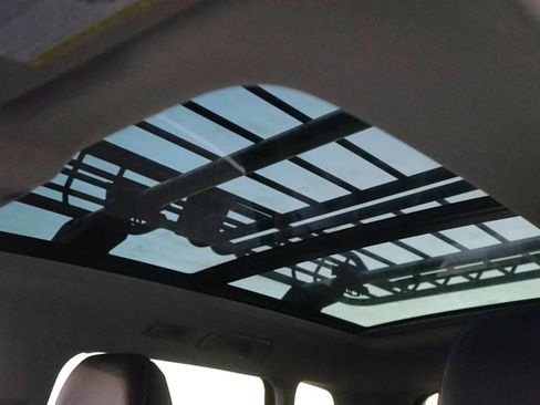 Used 2022 Volkswagen Taos SE image 21