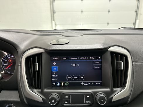 Used 2022 GMC Terrain SLT w/ Infotainment Package II AWD/4WD image 32