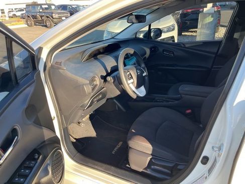 Used 2017 Toyota Prius One image 9