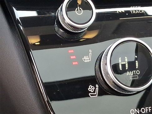 Certified 2025 INFINITI QX60 Luxe image 27