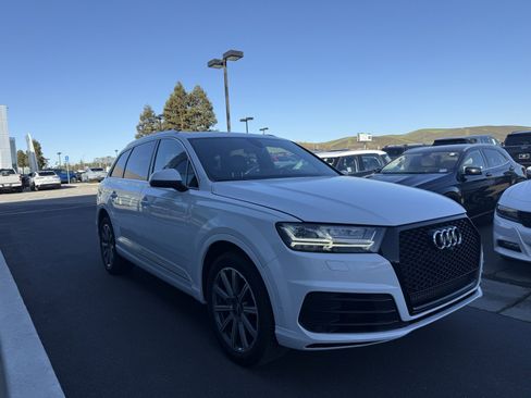 Used 2018 Audi Q7 3.0T Premium Plus image 2