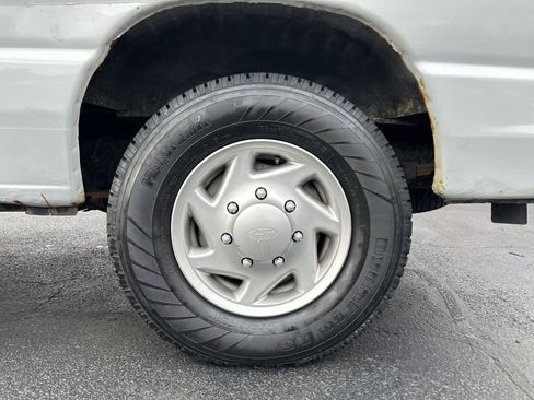 Used 2012 Ford E-150 and Econoline 150 image 30