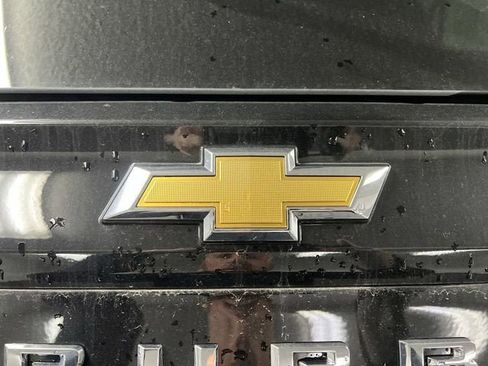 New 2025 Chevrolet Suburban Premier AWD/4WD image 32
