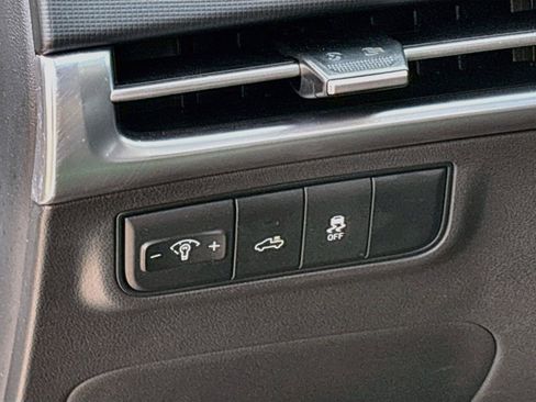 Certified 2025 Hyundai Santa Cruz SE AWD/4WD image 14
