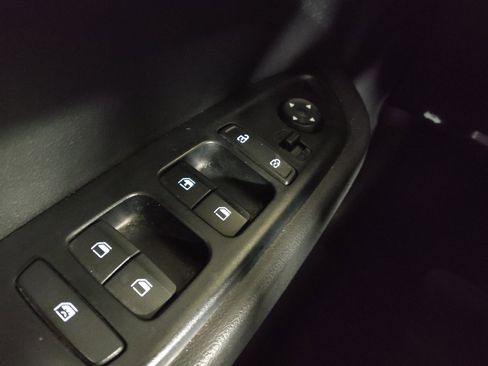 Used 2021 Hyundai Venue SE image 27