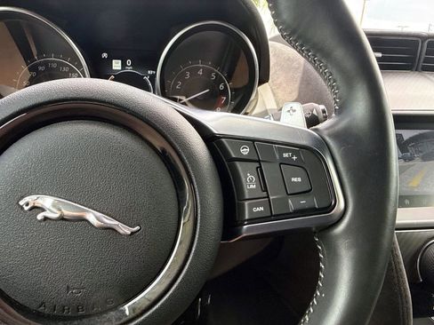 Used 2020 Jaguar F-TYPE SVR AWD/4WD image 31