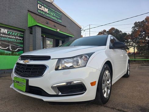 Used 2016 Chevrolet Cruze LS FWD image 2