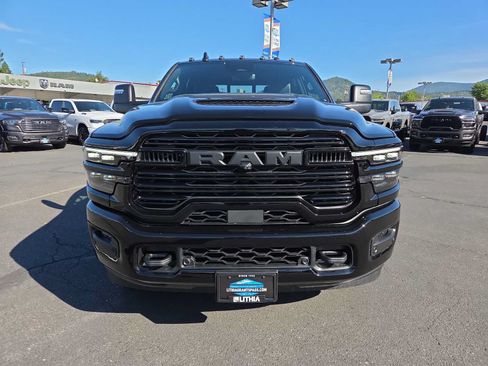 New 2026 RAM 3500 Laramie AWD/4WD image 14