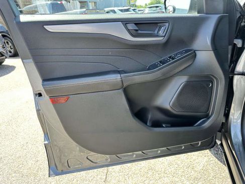 Used 2025 Ford Escape Active w/ Cold Weather Package image 9