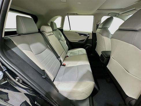 Used 2024 Toyota RAV4 XLE Premium image 27