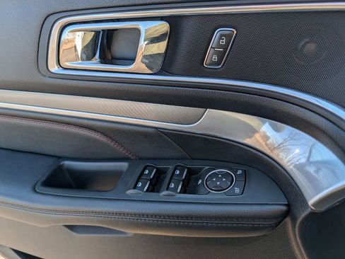 Used 2016 Ford Explorer Sport image 28