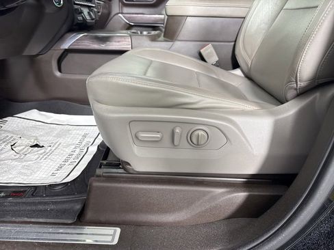 Used 2020 Chevrolet Silverado 2500 LTZ w/ LTZ Plus Package image 19