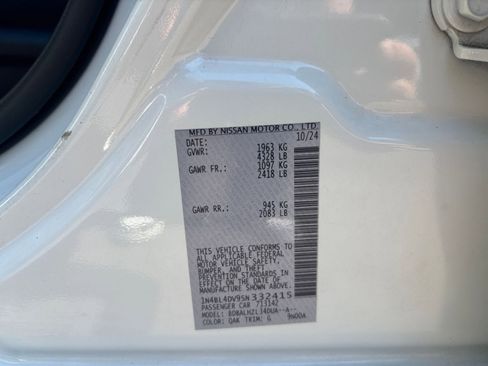 Used 2025 Nissan Altima 2.5 SV FWD image 29