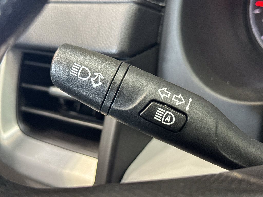 Used 2023 GMC Terrain SLE w/ Driver Convenience Package FWD image 24